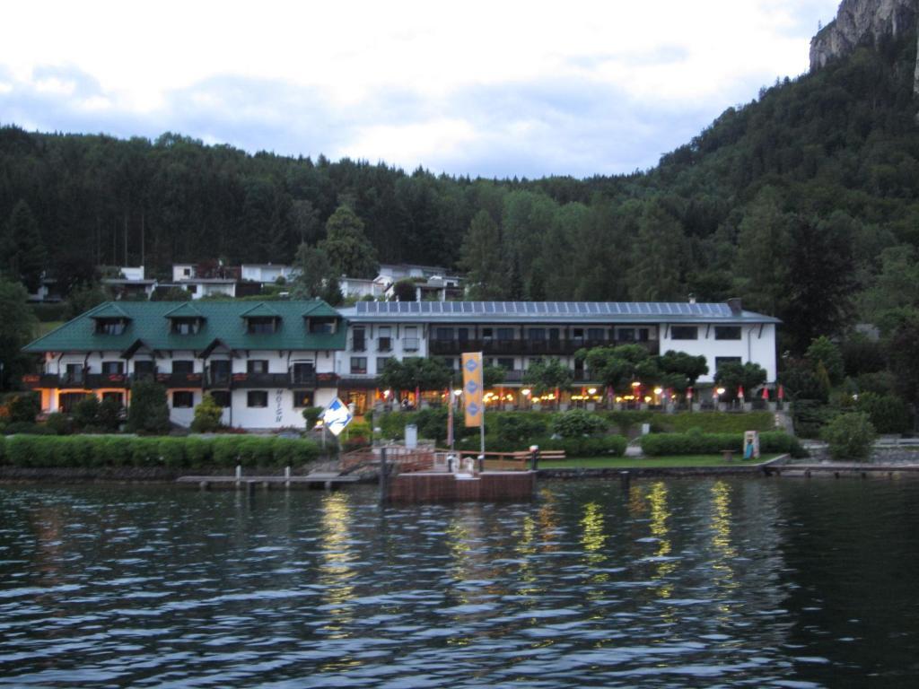 Seegasthof Hois'N Wirt - Hotel Mit Wellnessbereich Gmunden Exterior foto